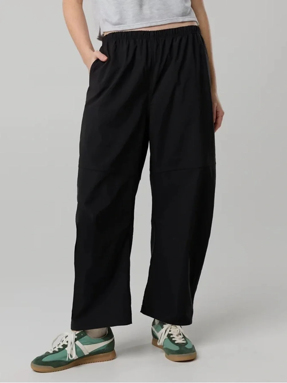 Offline by Aerie Nice Move Barrel Pants Pull On Lightweight in Black M Long